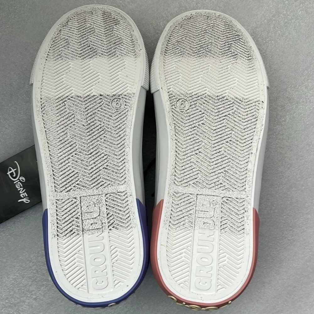🆕 Disney Women's Winnie the Pooh and Eeyore Low-Top Court Sneakers Size 6